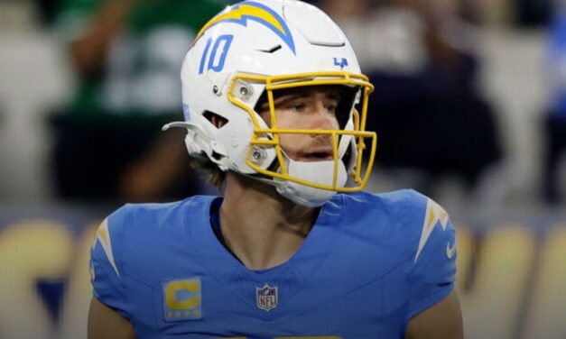 Herbert starts MNF vs. Eagles days after hand surgery