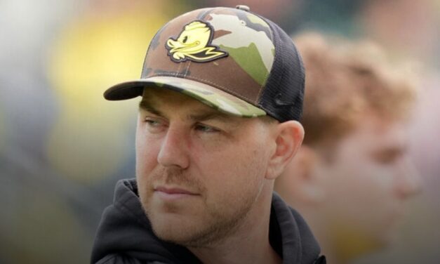 Kentucky hires Oregon OC Stein as next coach