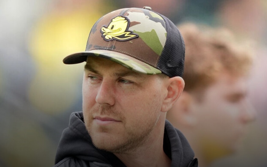 Kentucky hires Oregon OC Stein as next coach