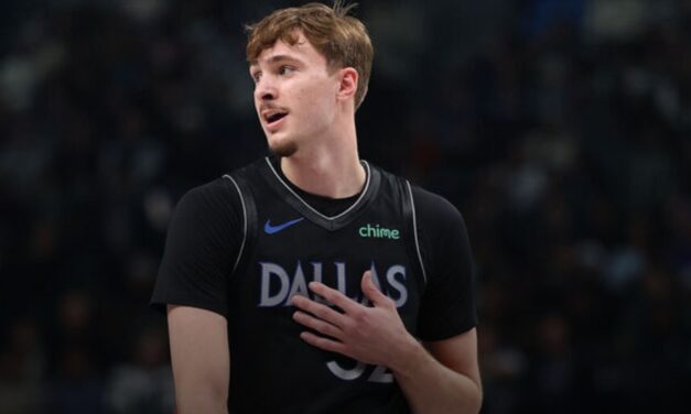 Mavs’ Flagg limps off floor after suffering ankle sprain