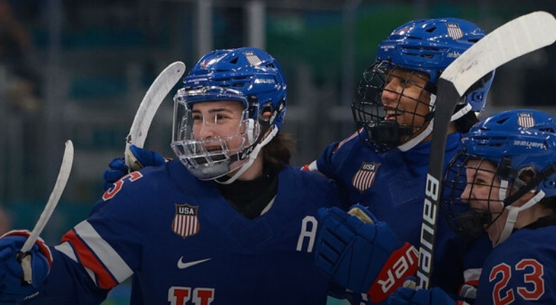 U.S. routs Italy to advance to women’s hockey semifinals