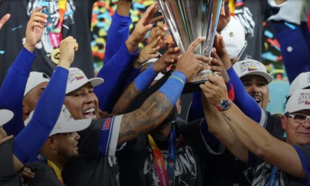 Venezuela claims 1st-ever WBC title in thriller over USA