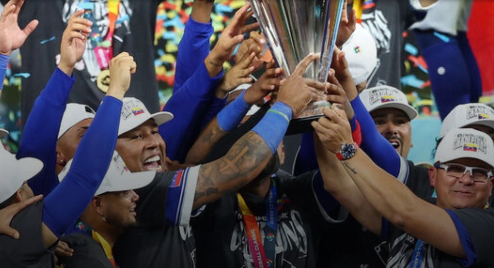 Venezuela claims 1st-ever WBC title in thriller over USA