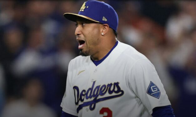 Offseason additions Tucker, Díaz lift Dodgers past D-Backs