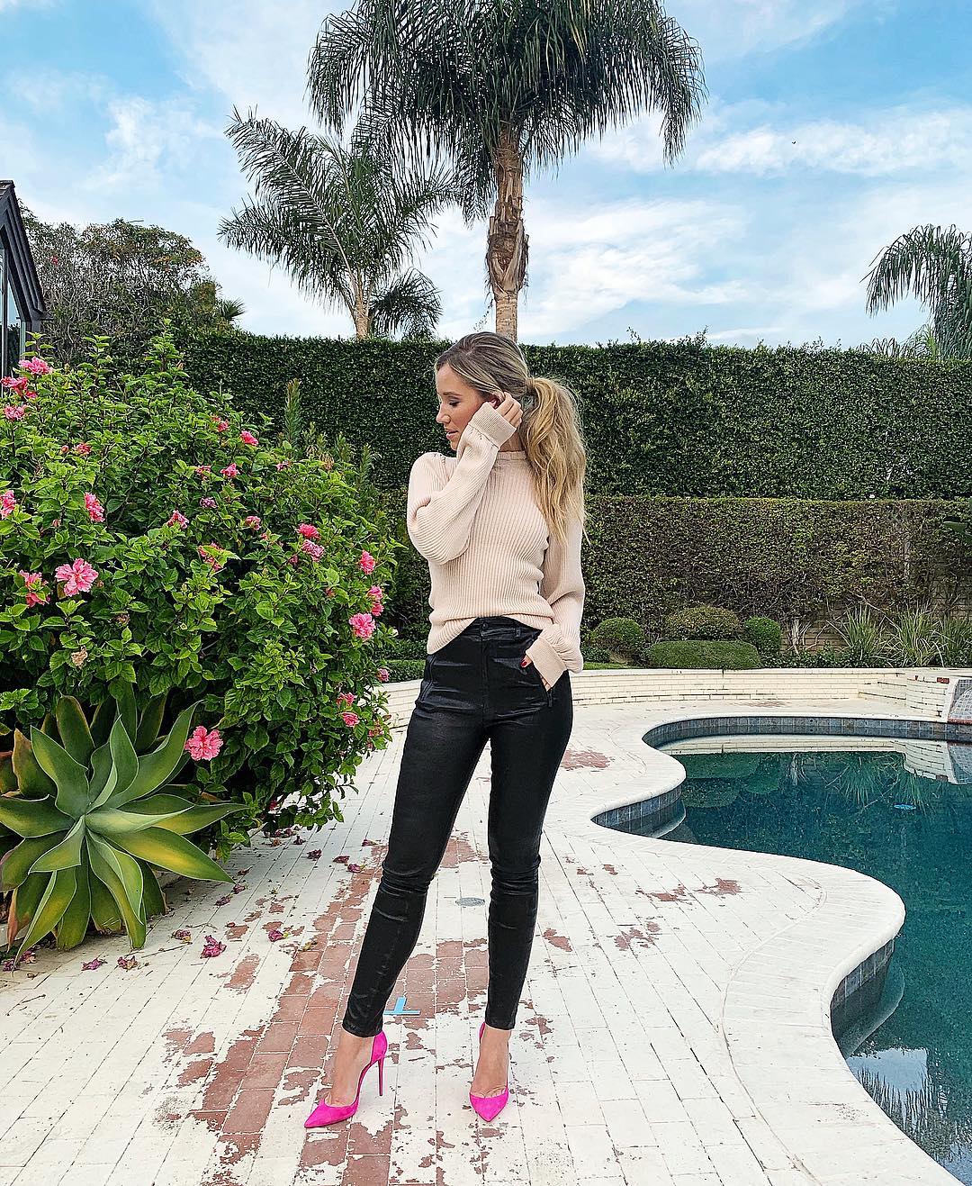 Kevin Durant is a Fan of Kristine Leahy's Skintight Jeans - 